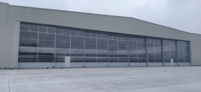 河北捷德門業(yè)突破超大跨度機(jī)庫(kù)門技術(shù)壁壘，以智能創(chuàng)新引領(lǐng)工業(yè)門行業(yè)升級(jí)